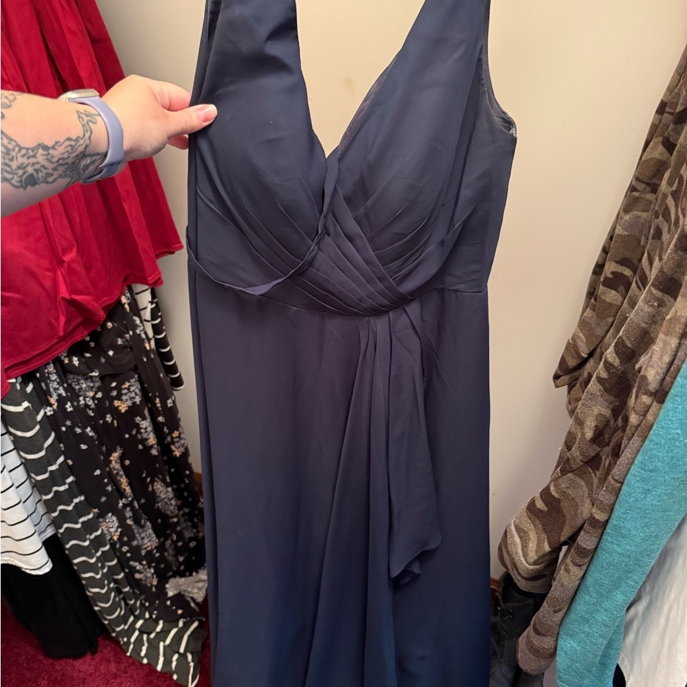 Elegant Navy Blue Evening Gown